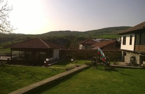 Hlevene Casa | Guest House "Bela" - A Traditional Bulgarian Style Property In Balkan Mountains