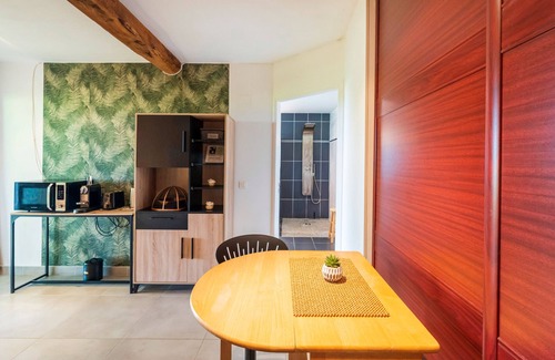 Mauleon-d'Armagnac Cama Y Desayuno | Casa de huéspedes 'Chambre Balneo' con terraza privada, Wi-Fi y aire acondicionado