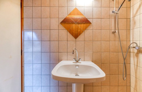 Saint-Jean-de-Vaulx Casa | Guest House 'Chambre 1' with Shared Terrace, Private Garden and Wi-Fi