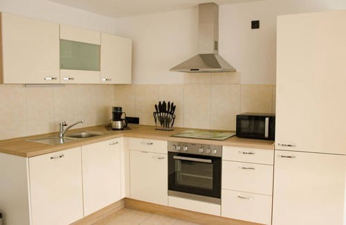 Dahn Apartamento | Guest house in the middle - holiday home, shower and bath, 4 or more bedrooms