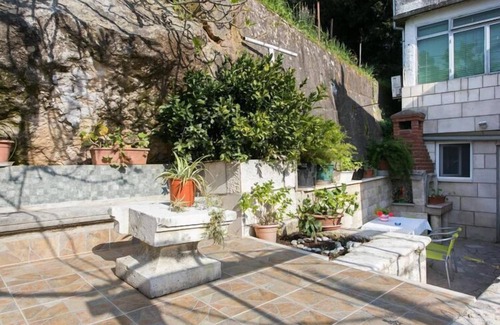 Montovjerna Apartamento | Guest House Kusalo- Studio Apartment with Patio (Studio 1)
