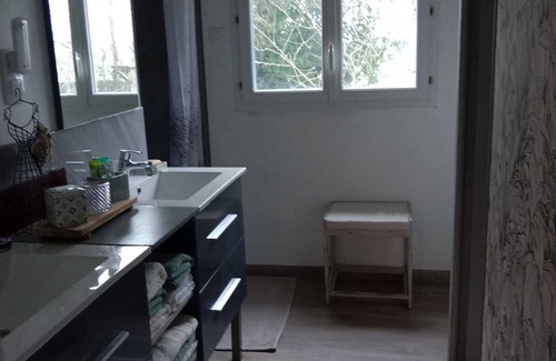 Cours Casa | Casa de huéspedes 'La Bougainvilliére' con terraza privada, jardín privado y Wi-Fi