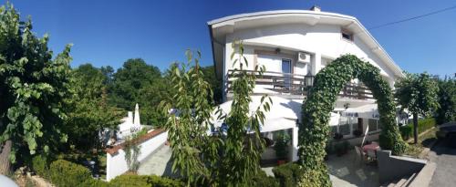 Arandelovac Casa | Guest House Major