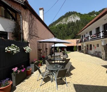 Bran Casa | Guest House Piatra Craiului