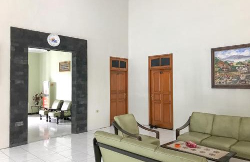 Malang Hotel | Guest House Shafira Syariah RedPartner