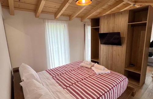 Sakës Casa | Guest House Si n'shpi tande - Mrizi i Zanave