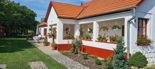 Mariapocs Casa | Guest House St. Mária