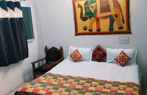Gulab Sagar Casa | Guest House UGS