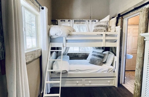 Santa Barbara County Cabaña | Guest House