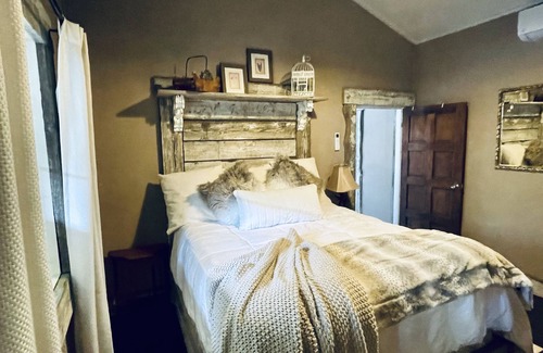 Santa Barbara County Cabaña | Guest House