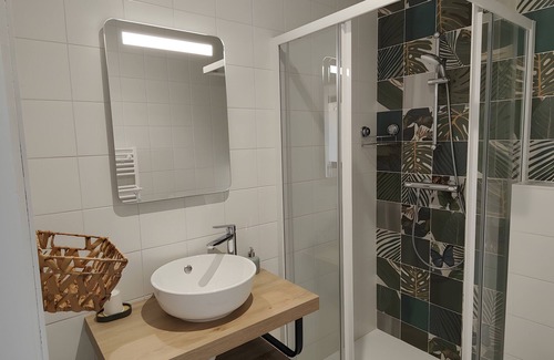 Chozeau Casa | Casa de huéspedes 'Verte' con vistas a la montaña, Wi-Fi y aire acondicionado