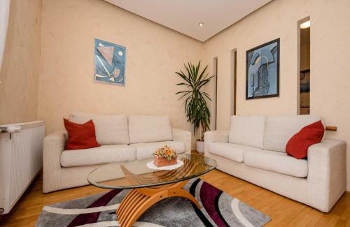 Rab Town Apartamento | Guest House Villa Anggela - Two Bedroom Apartment with Balcony and Sea View