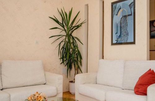 Rab Town Apartamento | Guest House Villa Anggela - Two Bedroom Apartment with Balcony and Sea View
