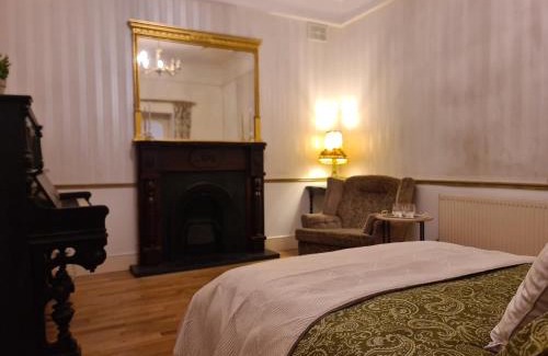 Naas Casa | Guest Lodge