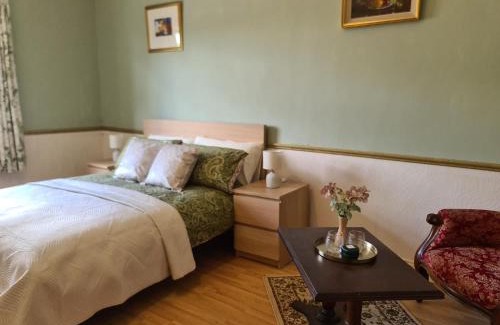 Naas Casa | Guest Lodge