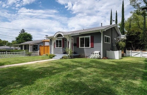 North Central Casa | Guest Place in Pasadena w/ Private Entrance