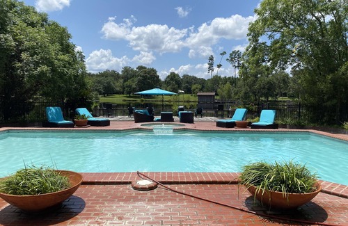 Plantersville Cabina | GUEST RANCH CABIN /POOL/FISHING LAKE