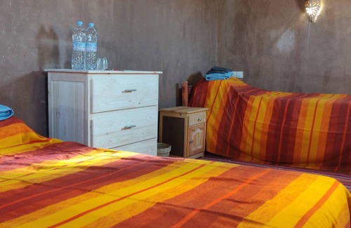 Tamegroute Cama Y Desayuno | Guest room in authentic desert farmhouse