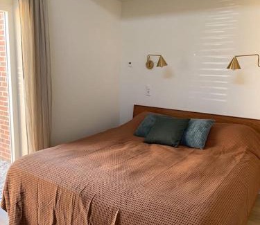 Municipality of Texel Cama Y Desayuno | Guest room with terrace at the Wadden Sea