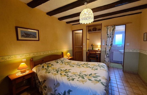 Saulnay Cama Y Desayuno | Habitaciones con sala de juegos en Berry