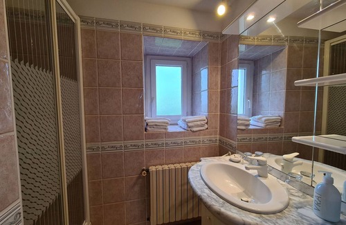 Saulnay Cama Y Desayuno | Habitaciones con sala de juegos en Berry