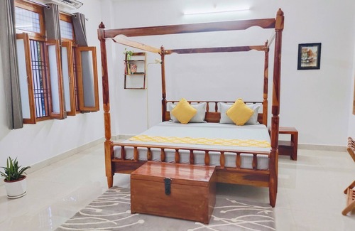 Varanasi Casa | Guest Suit on Ganges near Assi ghat in charming Varanasi