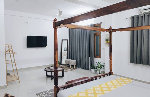 Varanasi Casa | Guest Suit on Ganges near Assi ghat in charming Varanasi