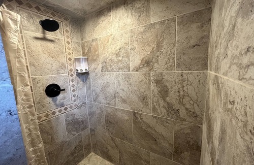 Kanab Cama Y Desayuno | Guest suite attached to private home inspired by national park lodges