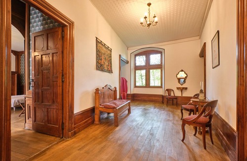 Saint-Geoire-en-Valdaine Casa | Casa de huéspedes 'Habitación 4 - La Suite Roja' con terraza y jardín compartidos