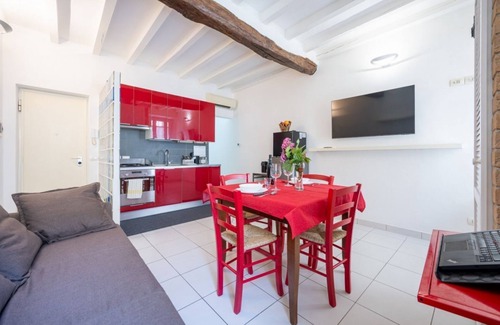 Parma City Centre Apartamento | GuestHost - Bright and Central Apartment in Parma