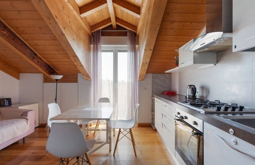 Lambrate Apartamento | GuestHost- Milano Lambrate Cosy Balcony Apartment