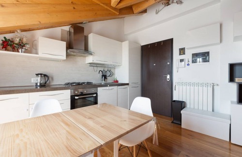 Lambrate Apartamento | GuestHost- Milano Lambrate Cosy Balcony Apartment