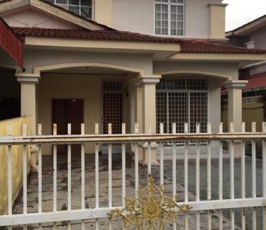 Kawasan Perindustrian Mara Casa | Guesthouse Adam