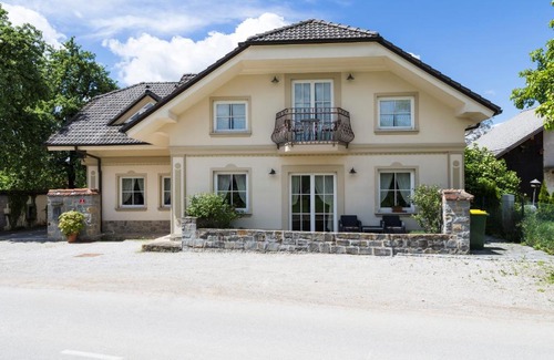 Zerovnica Casa | Guesthouse & Apartments PRI STANI