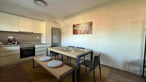 Aigialeia Apartamento | Guesthouse Charitou