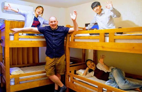 Kochi Casa | Guesthouse LuLuLu 無料朝食&夕食ｶﾚｰ 街まで電車8分 ﾛｰｿﾝ隣