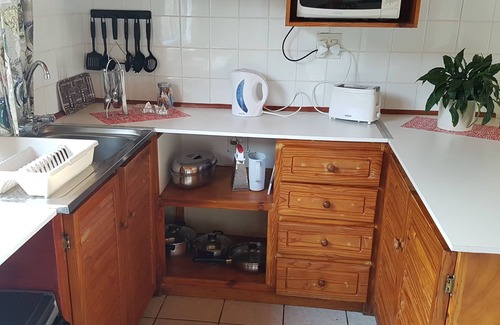Umdloti Casa | Casa de huéspedes cerca de la playa, 1 unidad totalmente equipada 3 unidades más pequeñas con cocina americana