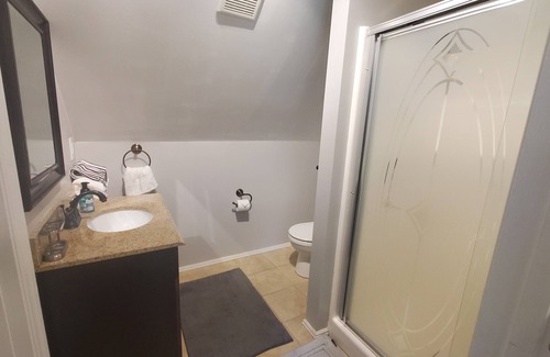 Willow Spring Apartamento | Guesthouse on private 16 acre country estate.