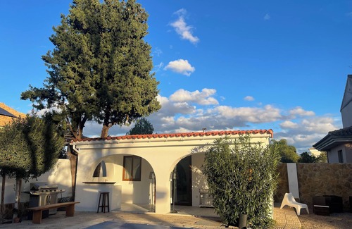 Riba-roja de Turia Apartamento | Guesthouse - Poolhouse & BBQ & Garden