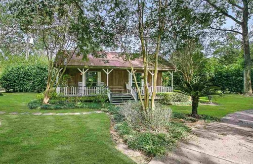 South Baton Rouge Cabaña | Guesthouse w Lake Access Private Retreat - Historic Highland Rd Home Sweet Home”