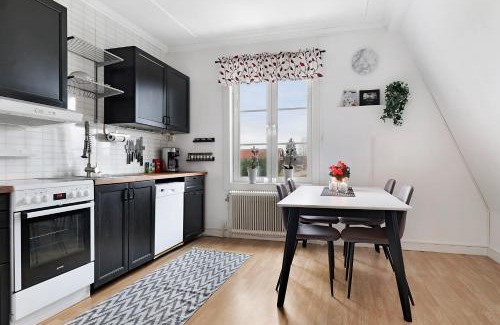 Pitea Municipality Apartamento | Guestly Homes - 4BR Charming Apartment