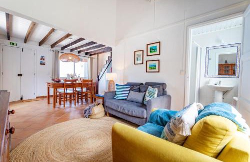 Ribeira Grande Casa | GuestReady - Beachfront Casa da Praia