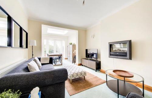 North Greenford Apartamento | GuestReady - Big 4BR by Horsenden Hill Park