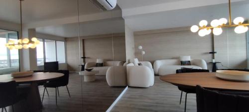 Ponta Delgada Apartamento | GuestReady - Elegant Marina Apartment