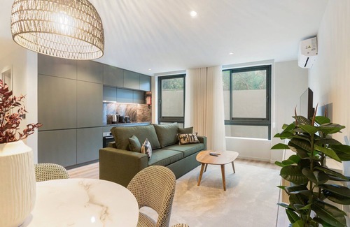 Mafamude Apartamento | GuestReady - Techo caqui