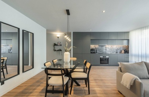 Mafamude Apartamento | GuestReady - Elegancia moderna en Gaia
