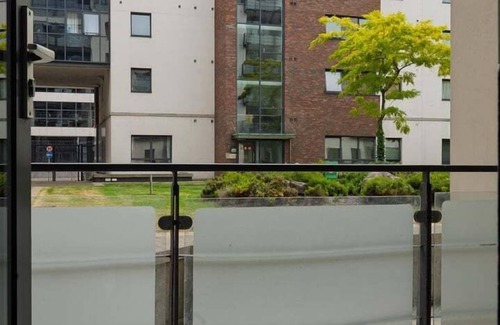 City Centre Dublin Apartamento | GuestReady - Modern Docklands retreat in Dublin