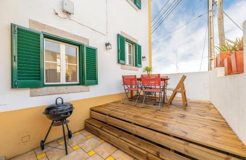 Almocageme Casa | GuestReady - Romantic nook in Adraga