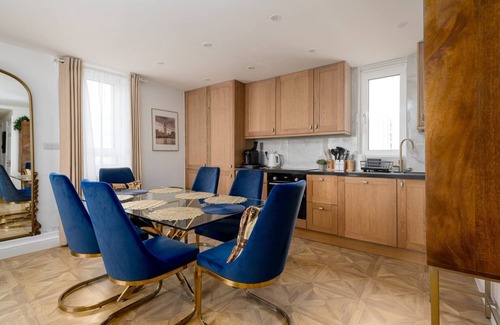 Prince's Apartamento | GuestReady - Estancia elegante con vistas al Parlamento