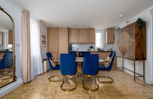 Prince's Apartamento | GuestReady - Estancia elegante con vistas al Parlamento